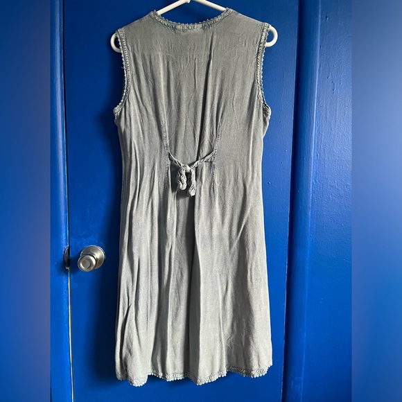 Dress - Picture 3 of 3